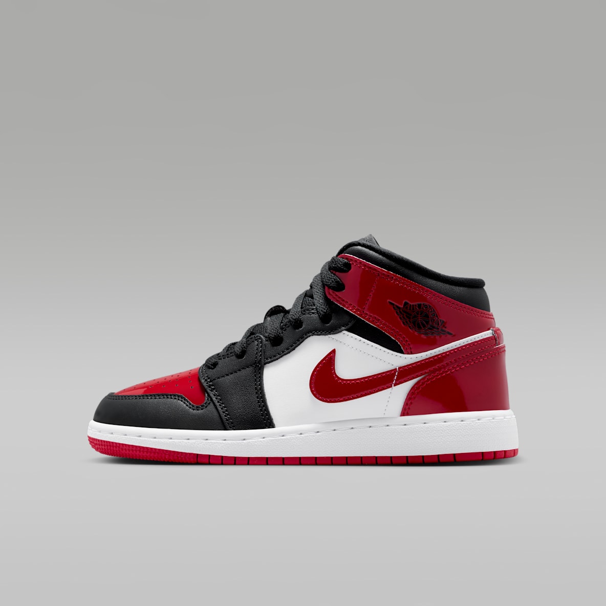 【NIKE】エアジョーダン1 レトロ⌇ジュニアシューズ24.5cm⌇早い者勝ち♥ NIKE公式】 キッズ ジョーダン シューズ【ナイキ公式通販】